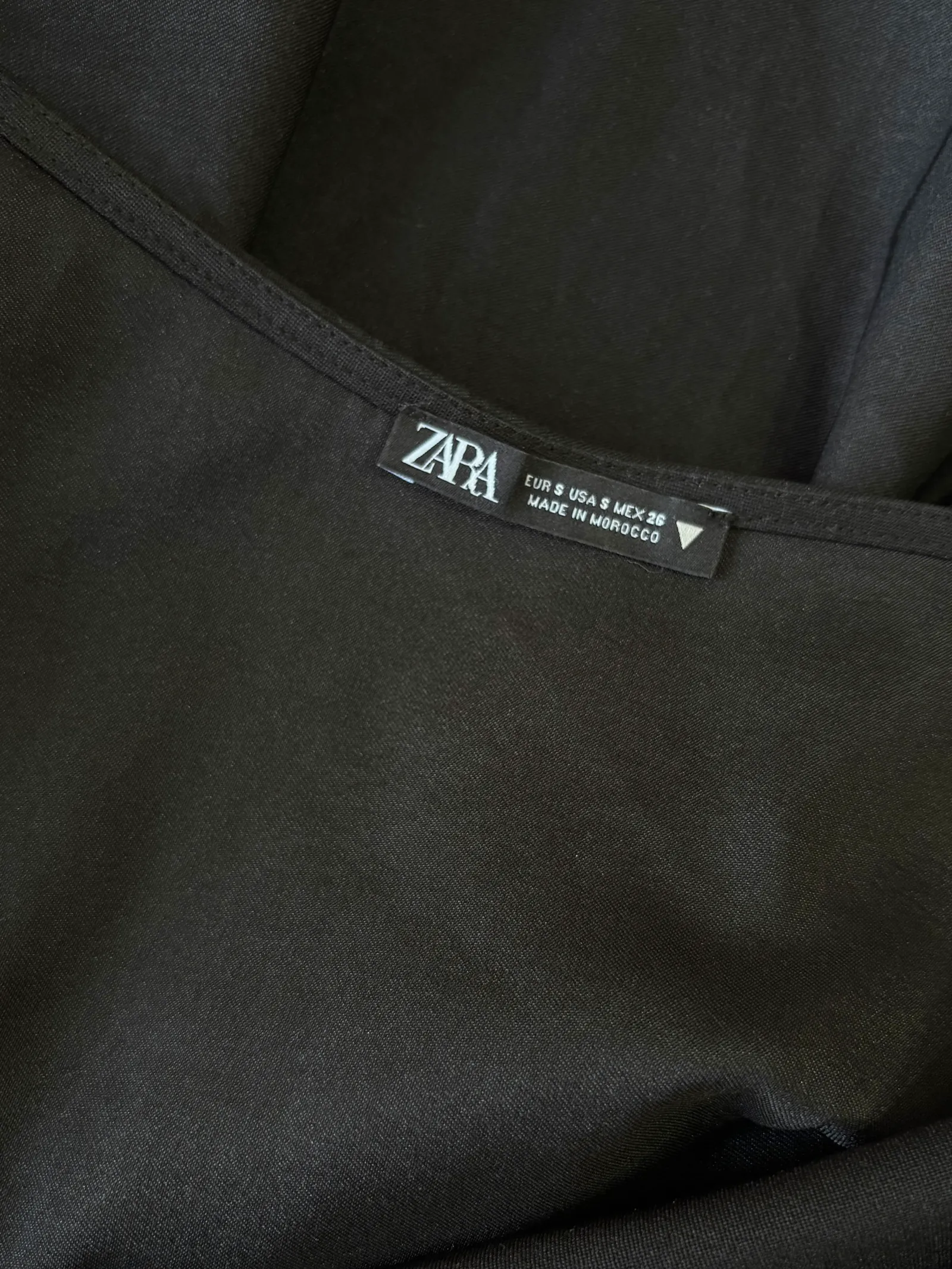 Zara crni elegantni top